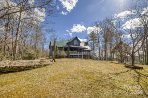 223 Butterfly Hill Rd, Lake Toxaway, NC 28747