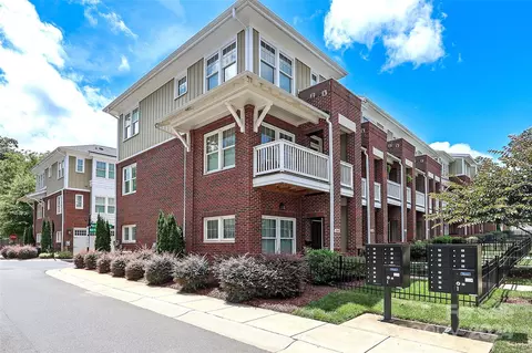1206 Macomb Pl, Charlotte, NC 28208