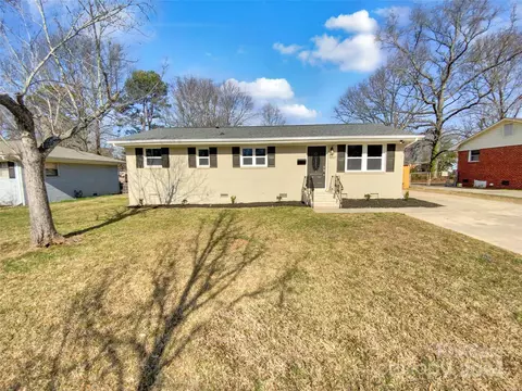 4307 Colebrook Rd, Charlotte, NC 28215