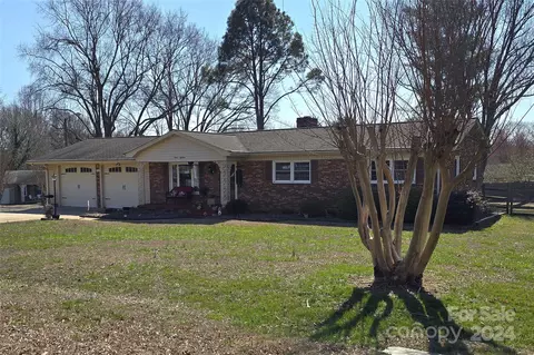 1218 Meadowood Ln, Shelby, NC 28150