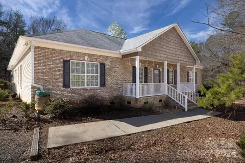 5029 Wendover Ln, Catawba, SC 29704