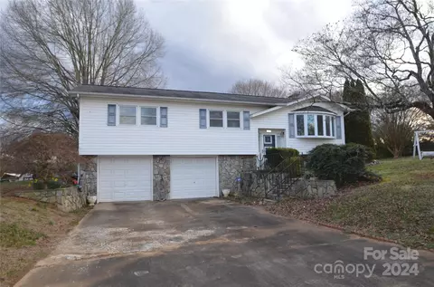 2737 Tiffany St, Conover, NC 28613