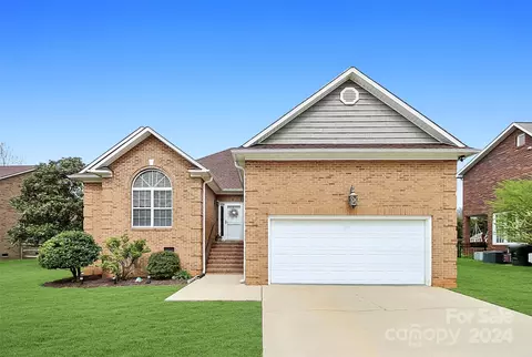 140 River Birch Cir, Mooresville, NC 28115