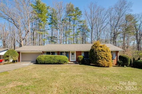 213 Grove St, Brevard, NC 28712
