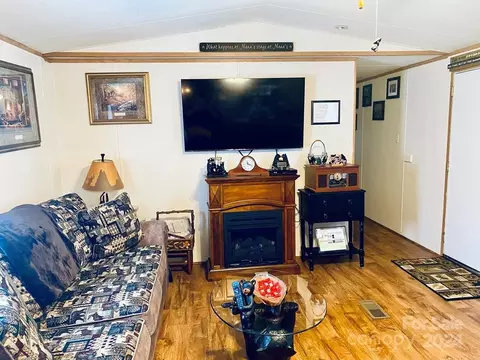 Living - 256 Singing Ridge Rd, Sylva, NC 28779 photo 3 of 4