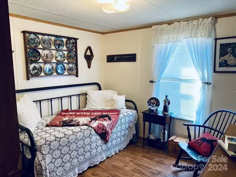 Bedroom - 256 Singing Ridge Rd, Sylva, NC 28779 photo 3 of 3