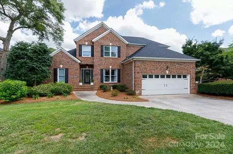 359 Gringley Hill Rd, Fort Mill, SC 29708