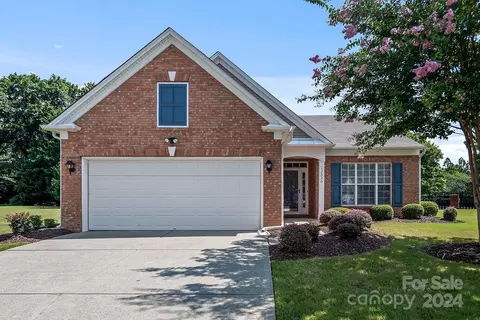 12030 Summerberry Ct, Charlotte, NC 28277