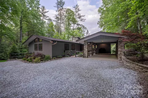 2488 W Club Blvd, Lake Toxaway, NC 28747