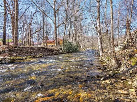 Badd Lane, Maggie Valley, NC 28751