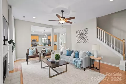 Living - 533 Evening Mist Dr, Fort Mill, SC 29708 photo 3 of 5