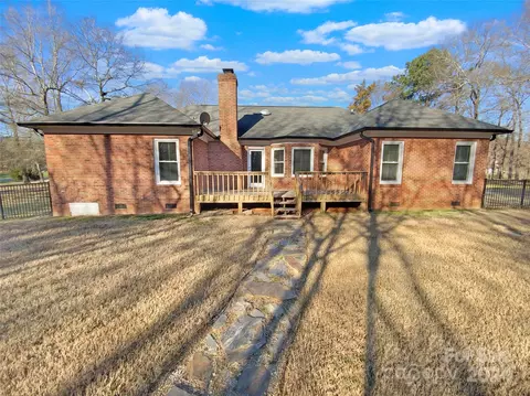 Exterior - 4806 Vander Ln, Monroe, NC 28110 photo 4 of 4