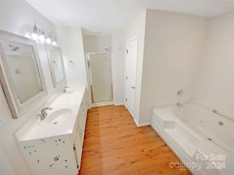 Bath - 4806 Vander Ln, Monroe, NC 28110 photo 2 of 2