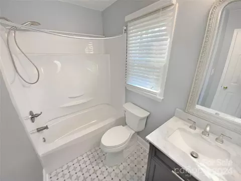 Bath - 4806 Vander Ln, Monroe, NC 28110 photo 1 of 2