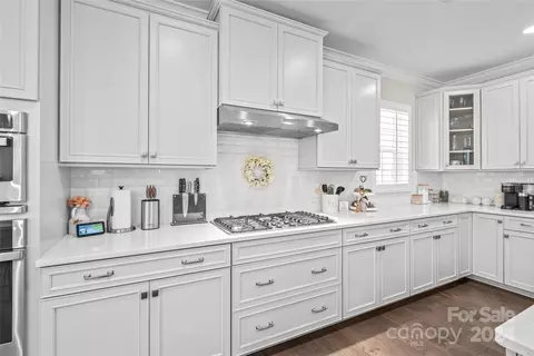 Kitchen - 2967 Haley Cir, Davidson, NC 28036 photo 4 of 7