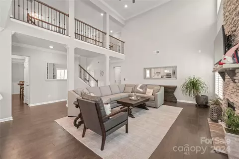 Living - 2967 Haley Cir, Davidson, NC 28036 photo 3 of 5