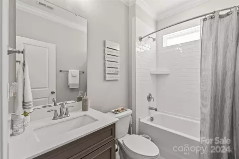 Bath - 2967 Haley Cir, Davidson, NC 28036 photo 1 of 5