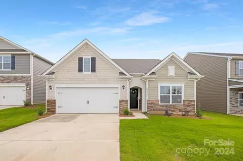 8075 Plymouth Dr, Sherrills Ford, NC 28673