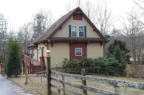 612 Ladson Rd, Mills River, NC 28759