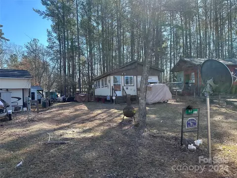 103 Anchor Ct, Mount Gilead, NC 27306