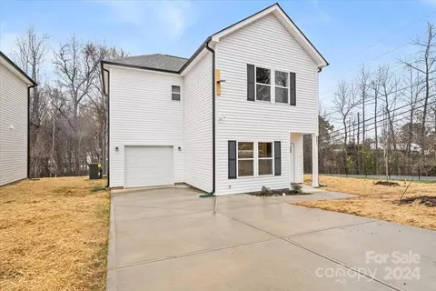 402 Presidents Ct, Charlotte, NC 28217