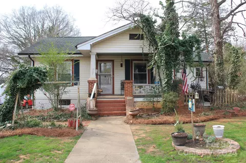 707 N Center St, Statesville, NC 28677