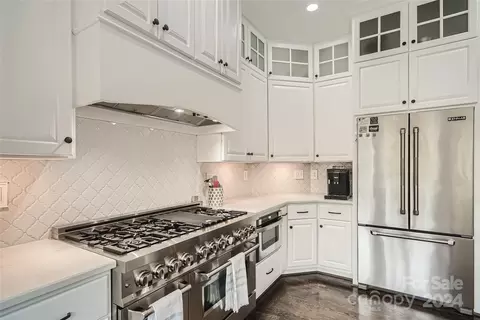 Kitchen - 2926 Dodsworth Dr, Cramerton, NC 28032 photo 5 of 5