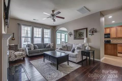 104 Misty Knoll Ln, Belmont, NC 28012