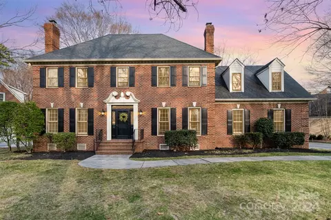 10264 Foxhall Dr, Charlotte, NC 28210