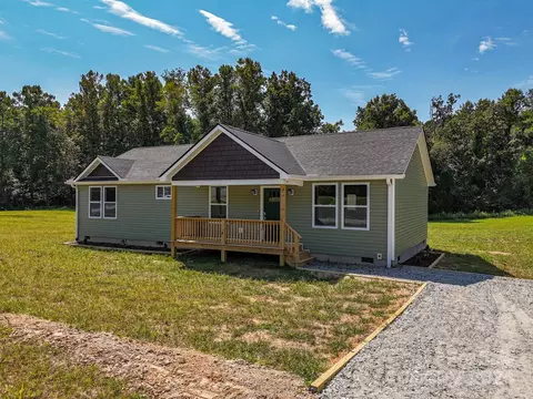 212 Tuttle Rd, Hendersonville, NC 28792