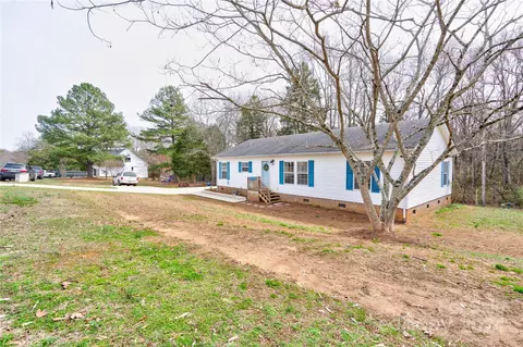 Exterior - 222 Old Stubbs Rd, Cherryville, NC 28021 photo 4 of 10