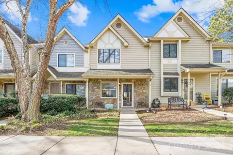 4107 N Course Dr, Charlotte, NC 28277