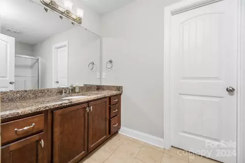 Bath - 133 Drayton Ct, Mocksville, NC 27028 photo 4 of 7
