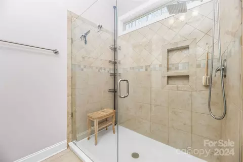Bath - 133 Drayton Ct, Mocksville, NC 27028 photo 3 of 7