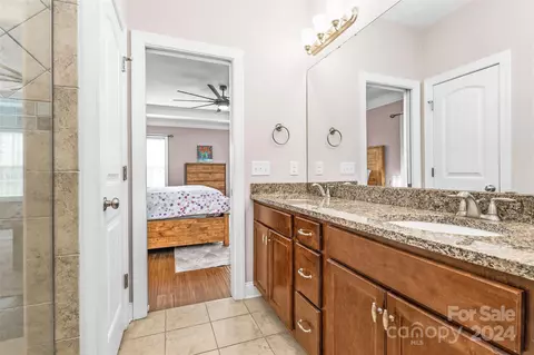 Bath - 133 Drayton Ct, Mocksville, NC 27028 photo 1 of 7
