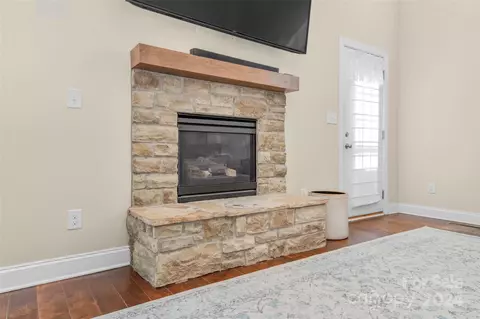Living - 133 Drayton Ct, Mocksville, NC 27028 photo 3 of 4