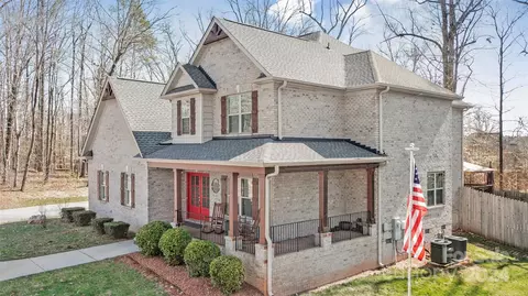 Exterior - 133 Drayton Ct, Mocksville, NC 27028 photo 4 of 11