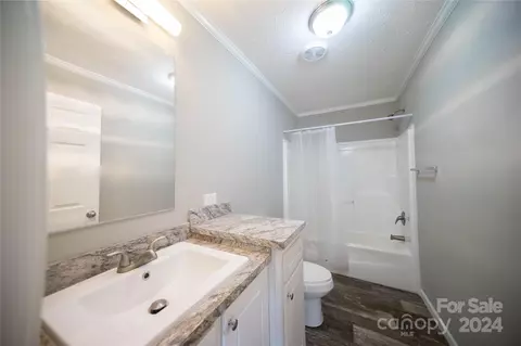Bath - 235 Marshall Farm Rd, Harmony, NC 28634 photo 3 of 3