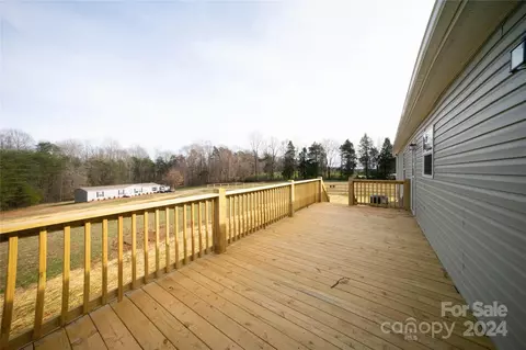 Exterior - 235 Marshall Farm Rd, Harmony, NC 28634 photo 3 of 4