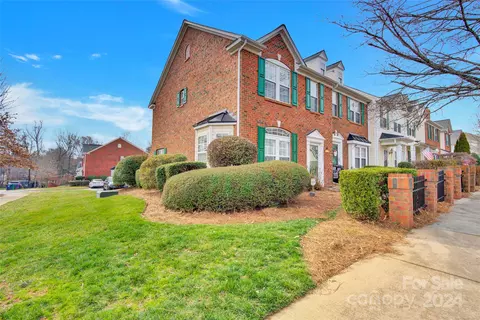 17807 Delmas Dr, Cornelius, NC 28031