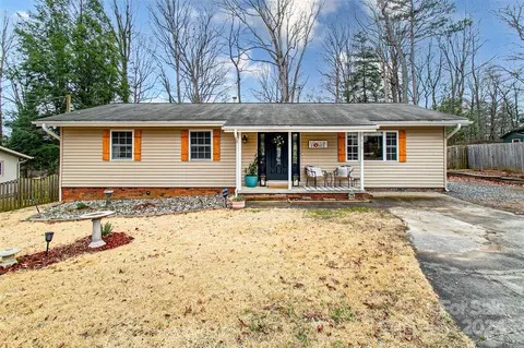 818 Dana Rd, Hendersonville, NC 28792