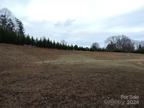 2670 Charleston Ct, Claremont, NC 28610
