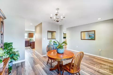 Dining - 810 Bartram Ave, Concord, NC 28025 photo 1 of 3
