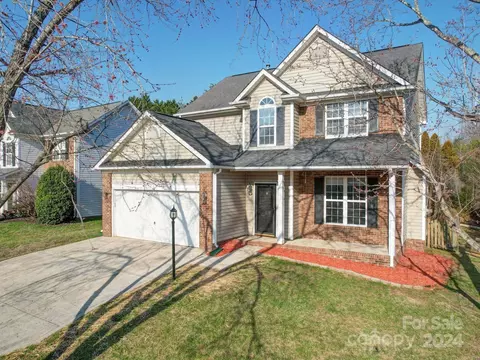 227 Chattaroy Dr, Charlotte, NC 28214