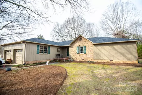 1101 Jennifer Ln, Cherryville, NC 28021