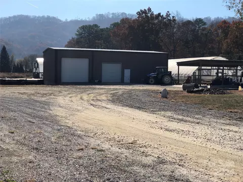29 Fontaine Valley Dr, Fletcher, NC 28732