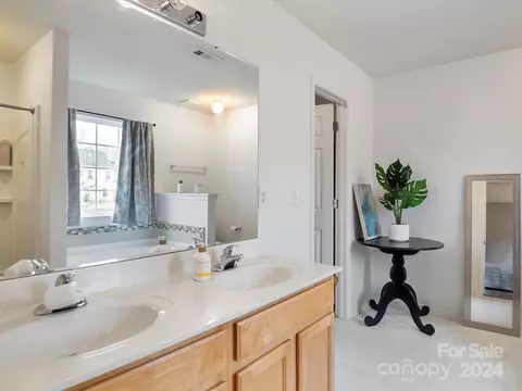 Bath - 2327 Kingstree Dr, Monroe, NC 28112 photo 3 of 5