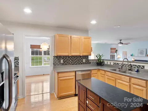 Kitchen - 2327 Kingstree Dr, Monroe, NC 28112 photo 4 of 5