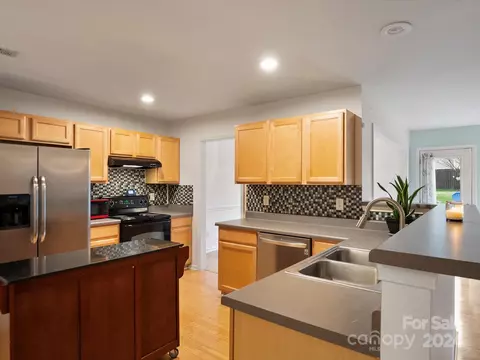 Kitchen - 2327 Kingstree Dr, Monroe, NC 28112 photo 2 of 5