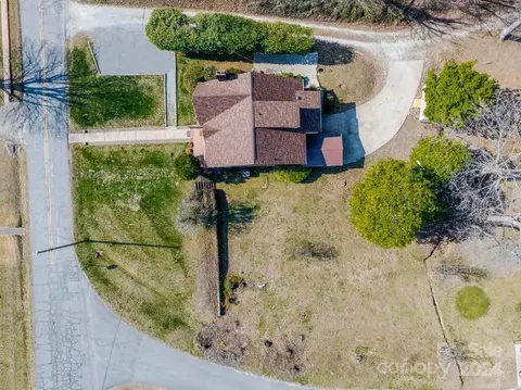 View/Area - 527 E Oak St, Marion, NC 28752 photo 1 of 1